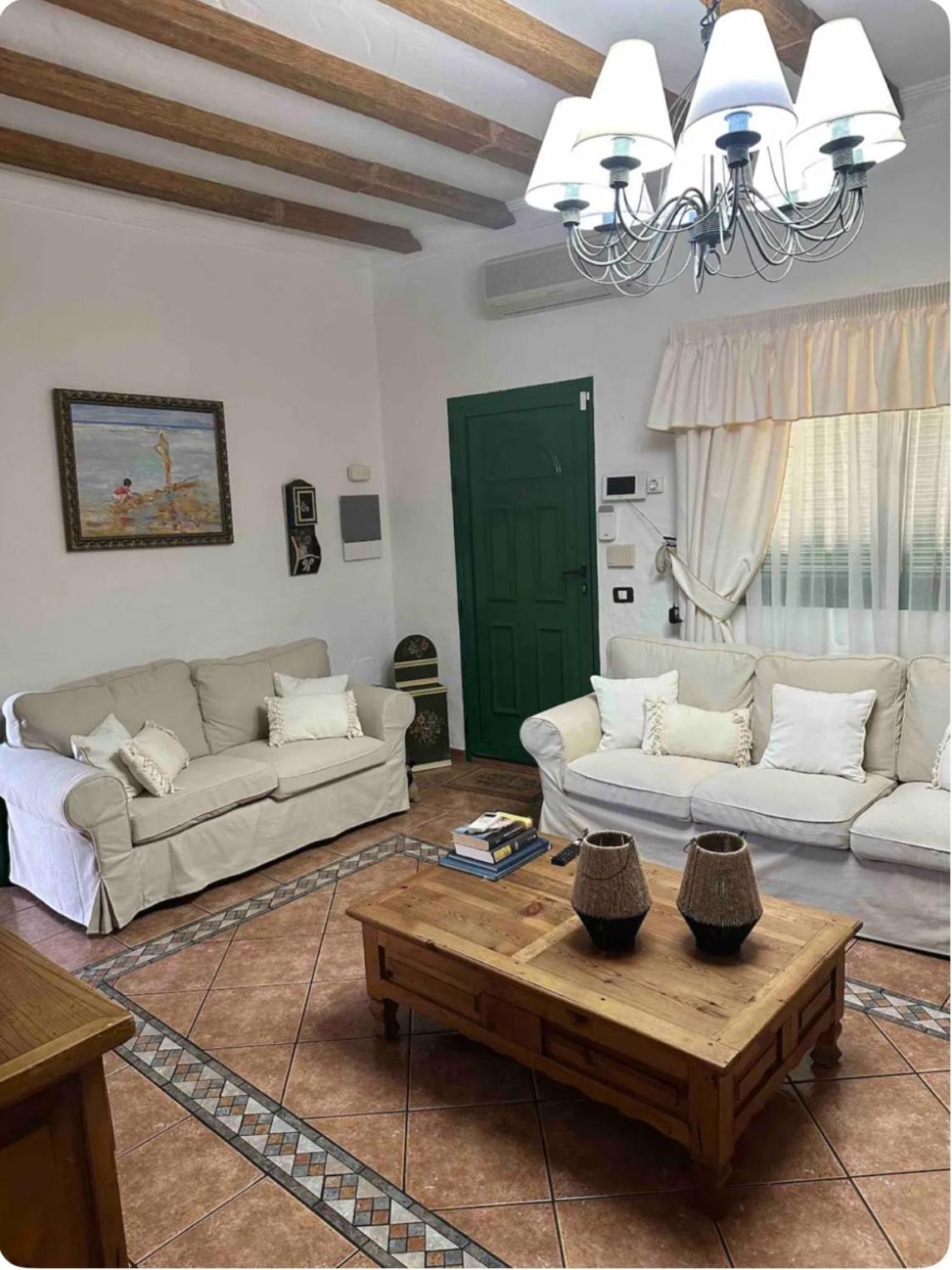 Ferienhaus La Finca. Casa En Ciudad. Zona Residencial Muy Tranquila *
